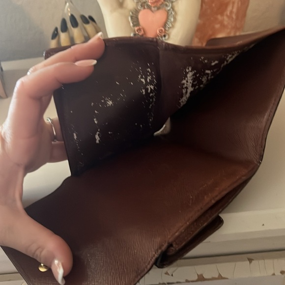 Louis Vuitton Compact Wallet - Picture 8 of 9
